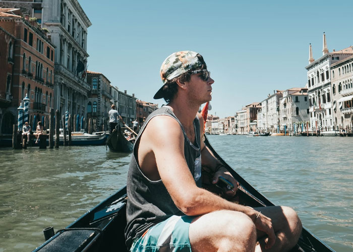 30 Common Mistakes That Tourists Make While Visiting Europe