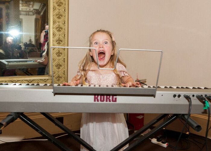 ‘Not A Wedding Photographer’ Captures The Chaos Of People’s Special Day (93 New Pics)