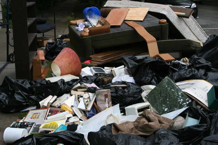 Garbage Man Isn&rsquo;t Having Any Of His Client&rsquo;s Renegotiation Shenanigans, Dumps His Entire Trash Pickup On His Property And Drives Away