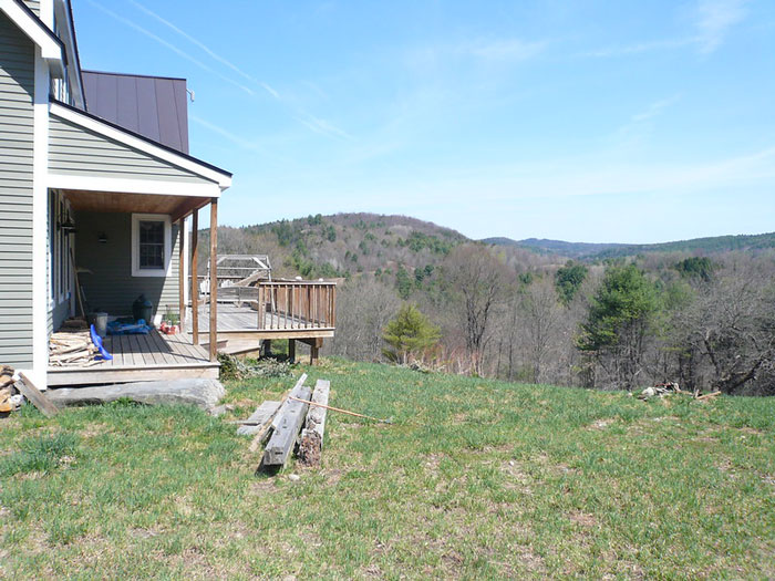 Guy Plots The Ultimate Retaliation Against His Neighbor Who Sued Him Over A Fence That Went 1.5 Inches Beyond The Property Line