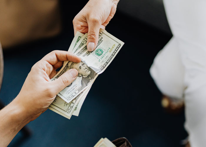 "I'm Dating An Idiot": 40 Funny Moments When People Realized The Person They're Dating Isn't Very Sharp