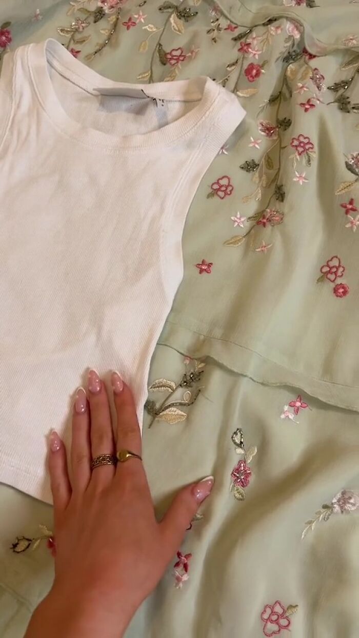 "Totally Not Appropriate For A Wedding": TikToker Faces Backlash Over A Wedding Guest Dress, Netizens Say It&rsquo;s &ldquo;Basically White&rdquo;