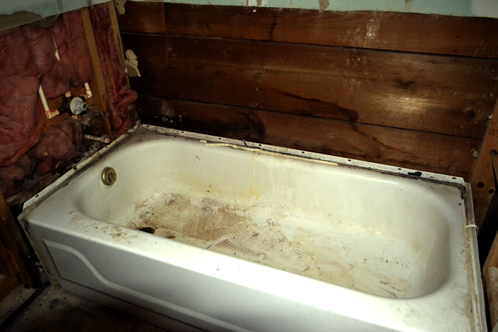 Student Gets Petty Revenge On Roommate Who Steals Her Washcloths And It's Disgustingly Perfect