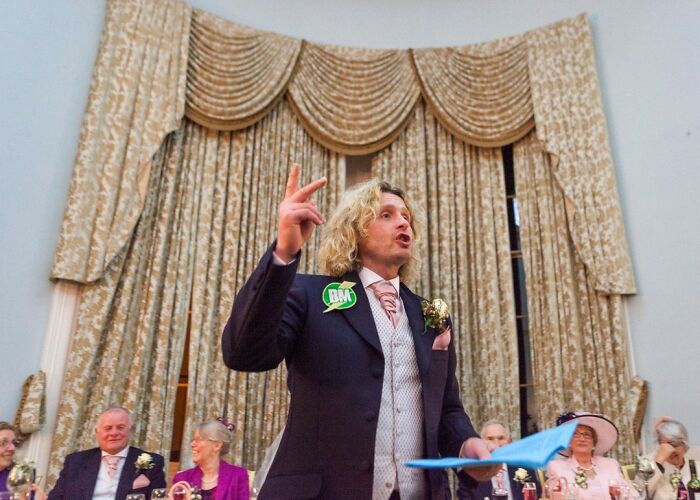 ‘Not A Wedding Photographer’ Captures The Chaos Of People’s Special Day (93 New Pics)