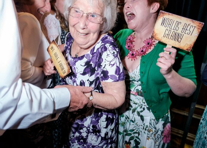 ‘Not A Wedding Photographer’ Captures The Chaos Of People’s Special Day (93 New Pics)