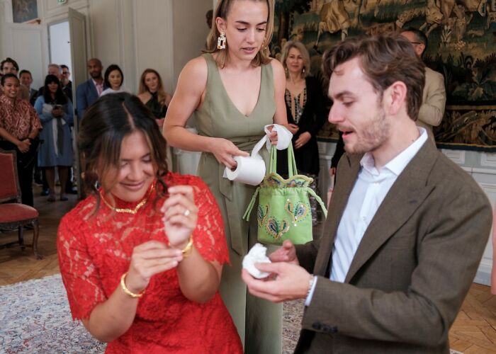 ‘Not A Wedding Photographer’ Captures The Chaos Of People’s Special Day (93 New Pics)