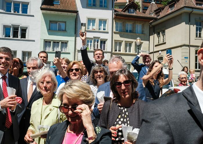 ‘Not A Wedding Photographer’ Captures The Chaos Of People’s Special Day (93 New Pics)