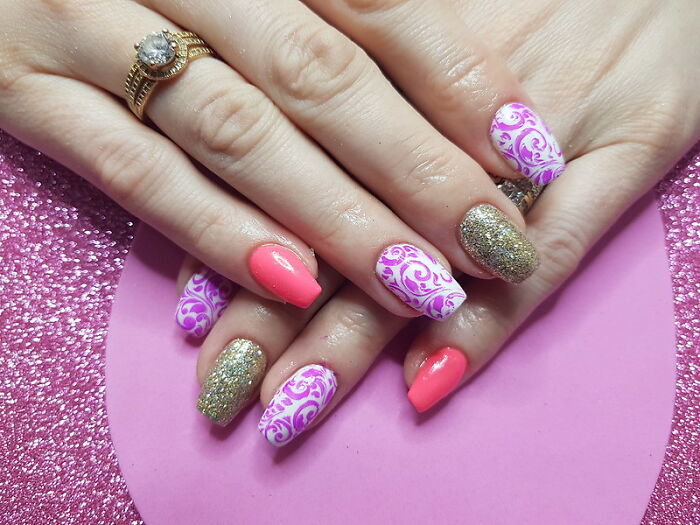 Someone Asks "Boys, What Is Something You Didn't Know About Girls Until You Got With One?" And 30 Folks Online Deliver