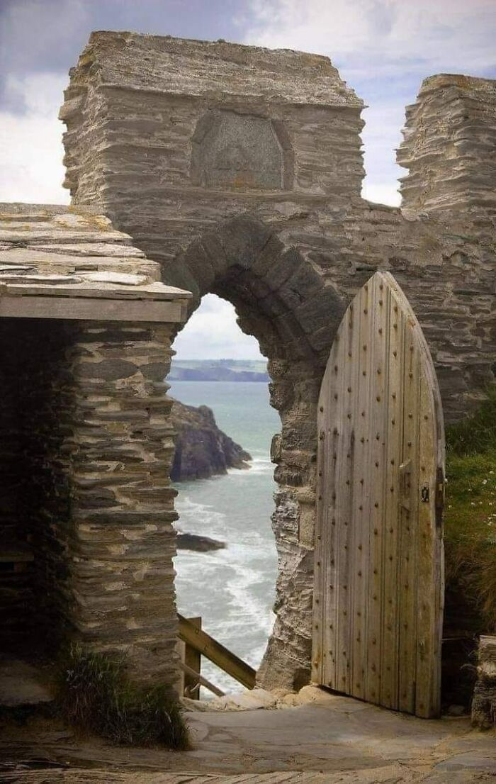 Castillo de Tintagel, siglo XIII, en el norte de Cornualles, Inglaterra