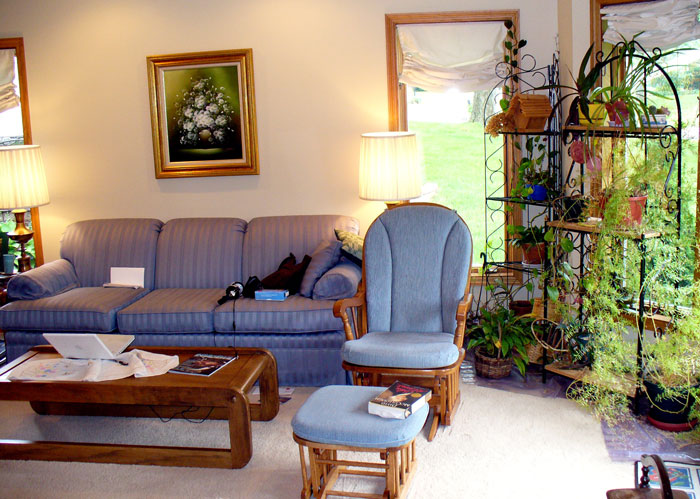 Man Doesn&rsquo;t Read His Cheap AirBnB&rsquo;s Description, Setting Off Wild Chain Of Events That Gets His Girlfriend Soaked In Pee