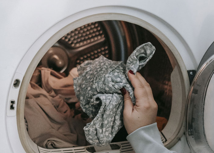 "I'm Dating An Idiot": 40 Funny Moments When People Realized The Person They're Dating Isn't Very Sharp