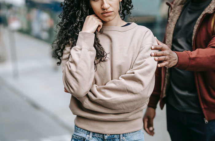 "She Said That My Anxiety Over Her Health Issues Was Too Much": Family Drama Arises As Woman Cuts Off Contact With Her 'Too Intrusive' Sibling