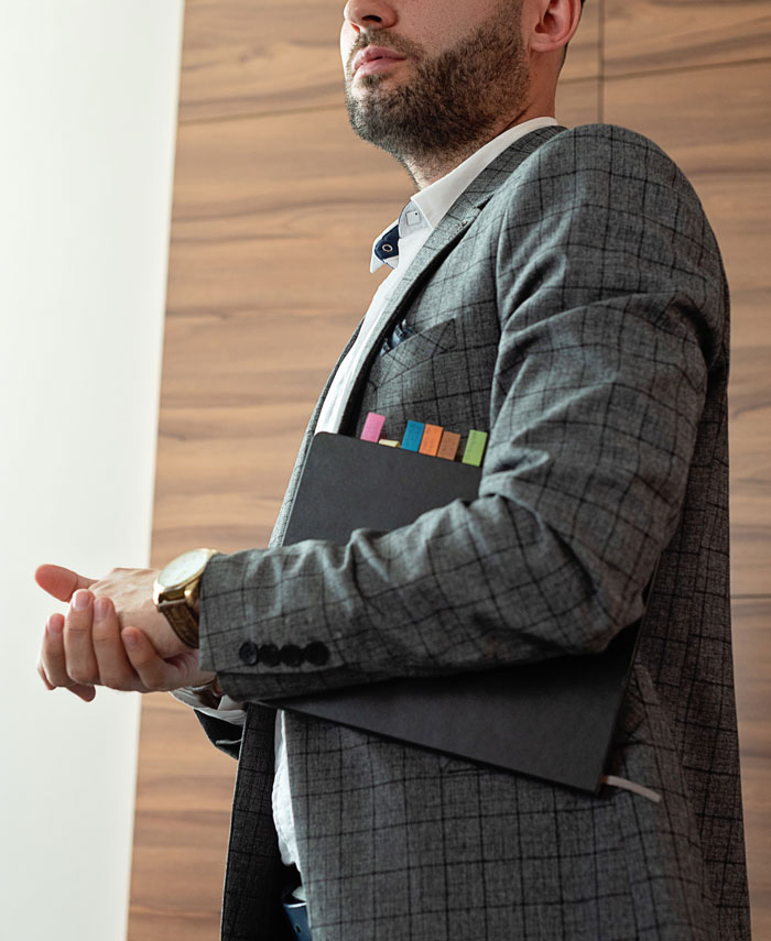 Boss Introduces A Bonus System To Save On Salaries, But It Backfires And Nearly Destroys The Business