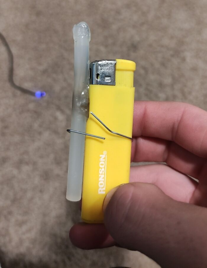 Para un pegado de precisión con pegamento caliente