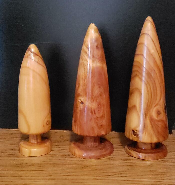  Para Navidad, mi papá me hizo estos “árboles decorativos” en su taller