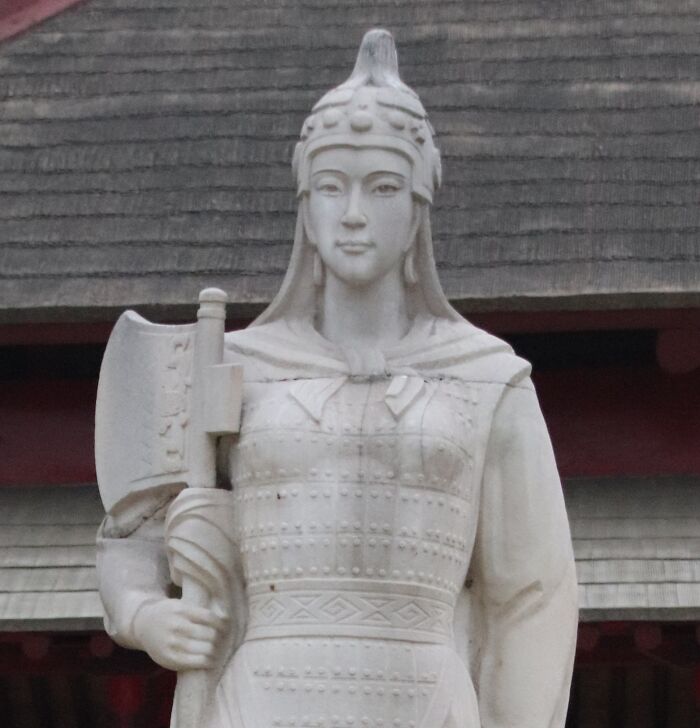 sculpture of Fu Hao
