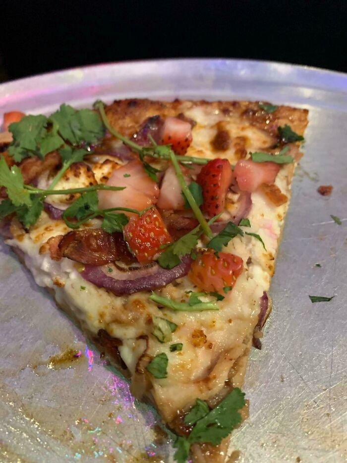 Pizza with strawberries