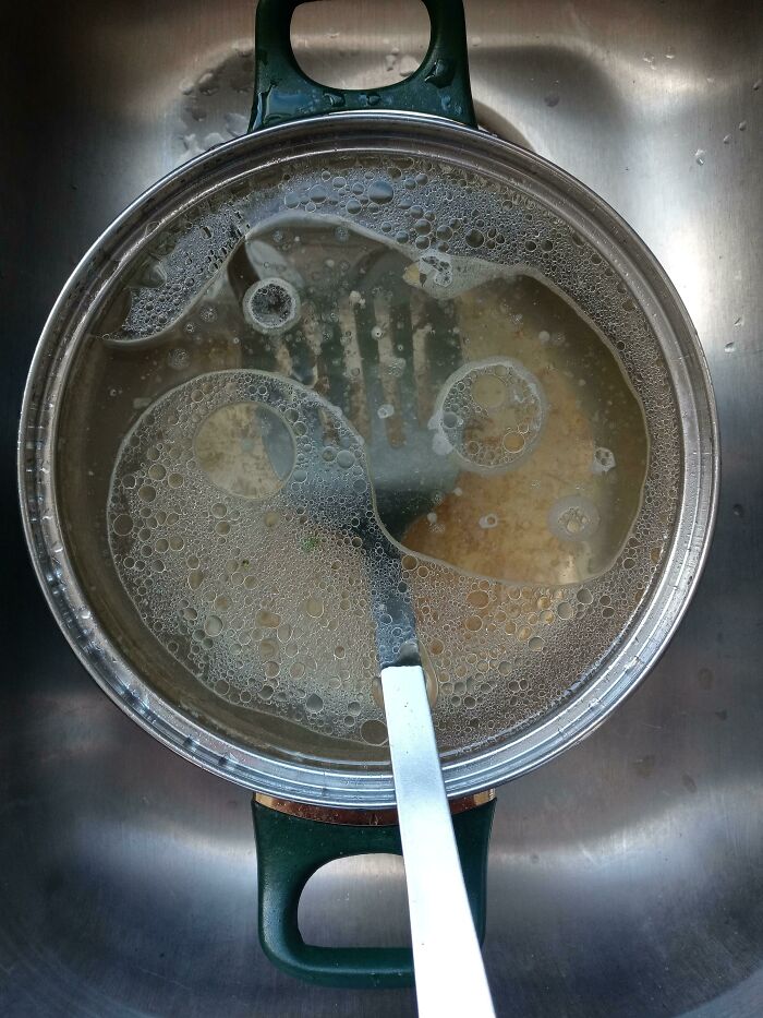 This Pot I Was Letting Soak Formed A Yin Yang In The Grease And Soap