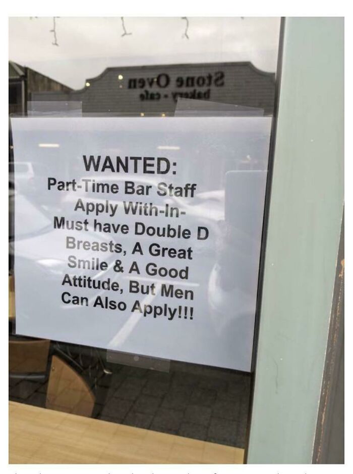 Un bar de Nueva Zelanda anuncia un puesto de trabajo: "Debe tener una talla doble D de pecho"