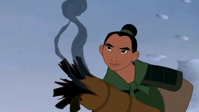 Mulan wearing green clothes 