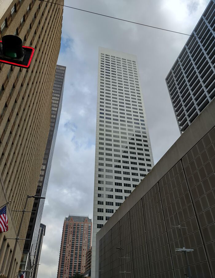 Someone Forgot To Render The Rest Of This 2D Building