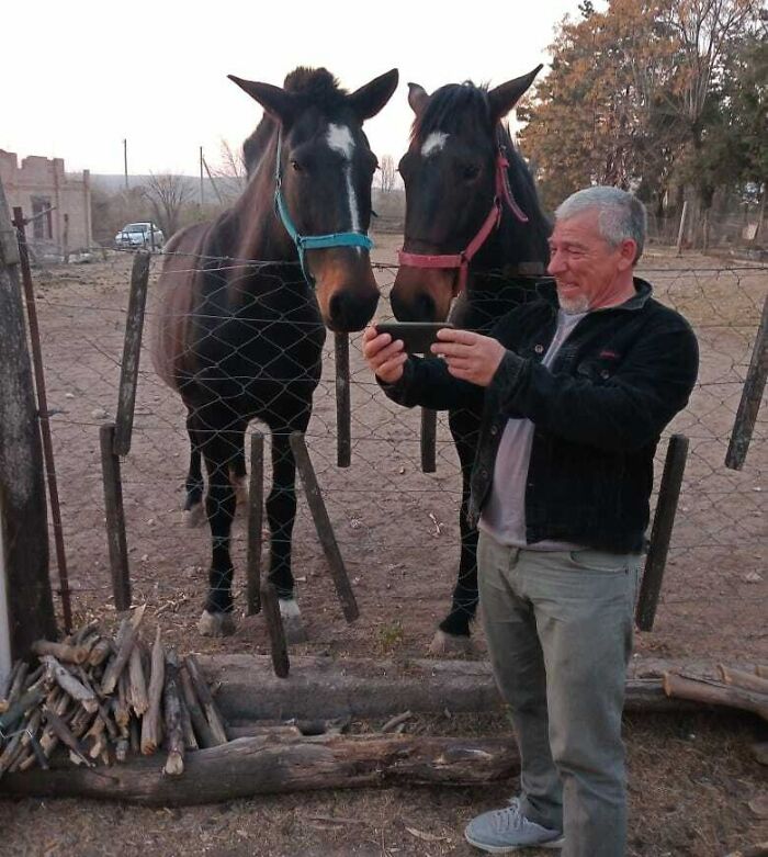 My Parents Just Got Internet (Bialet Massé) And My Dad Is Already Showing Videos To The Neighbors