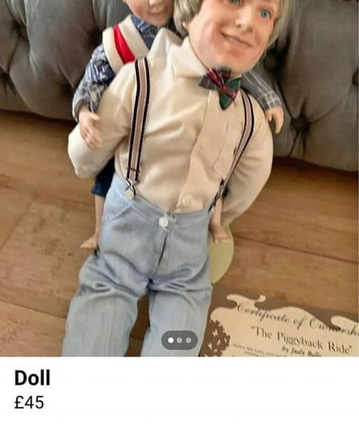 People-Selling-Goods-Online-Uninspiring-Adverts