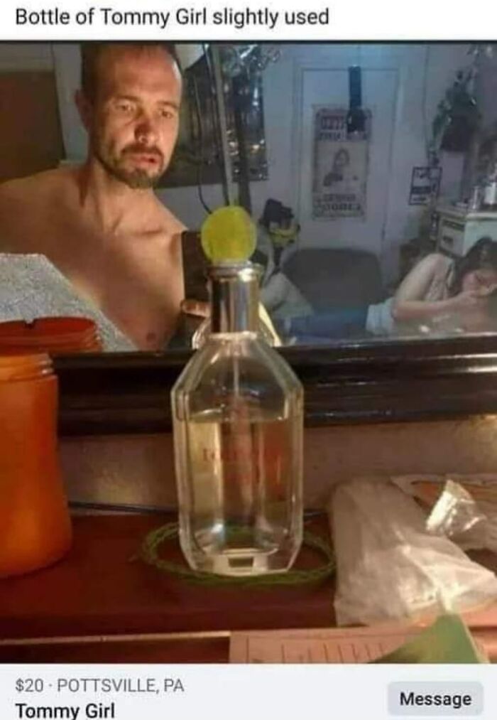 People-Selling-Goods-Online-Uninspiring-Adverts