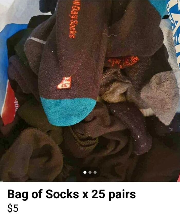 People-Selling-Goods-Online-Uninspiring-Adverts