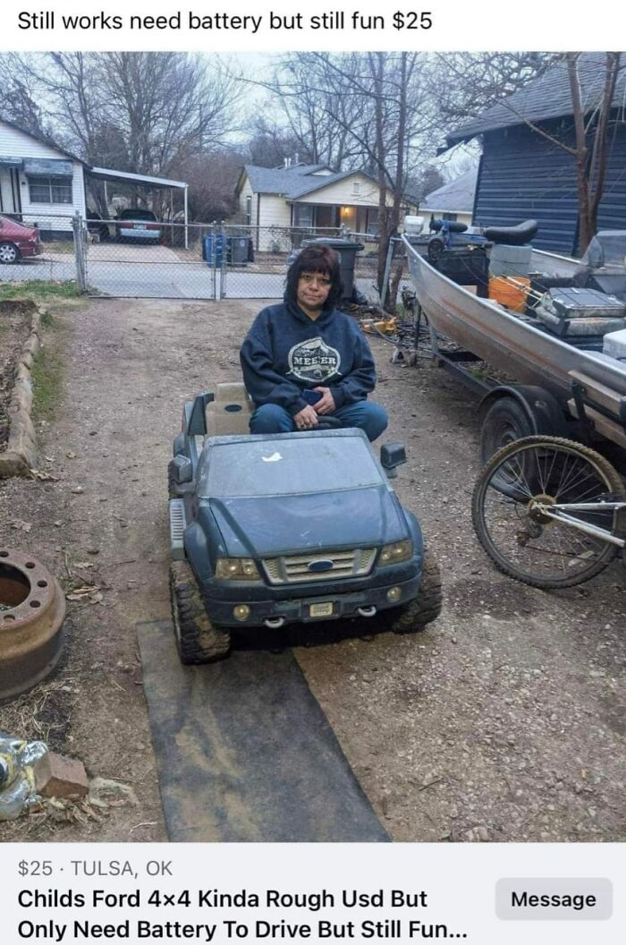 People-Selling-Goods-Online-Uninspiring-Adverts