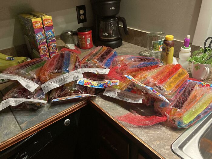 10¢ Worth Of Freezey Pops From Dollar General Summer Clearance