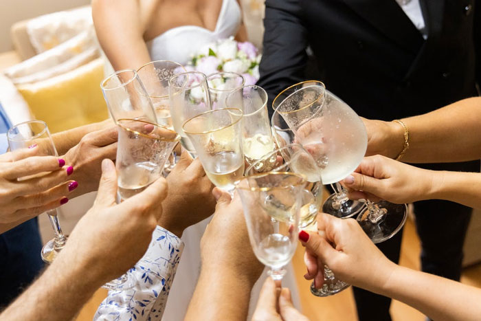 “This Will Also Double As The Wedding Favors”: Bride Comes Up With Ingenious Way To Prevent Guests From Drinking Too Much During Wedding “This Will Also Double As The Wedding Favors”: Bride Comes Up With Ingenious Way To Prevent Guests From Drinking Too Much During Wedding