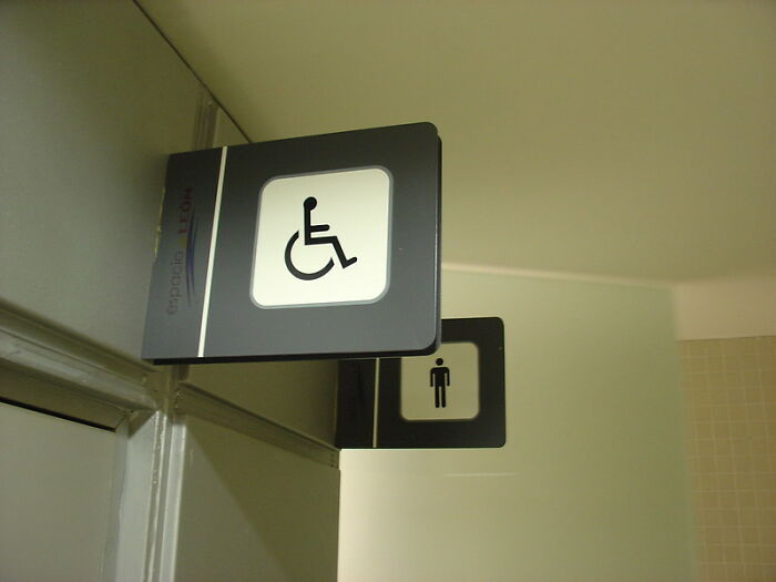 20 Personas cuentan cuando se dieron cuenta de que un amigo no era lo que aparentaba ser