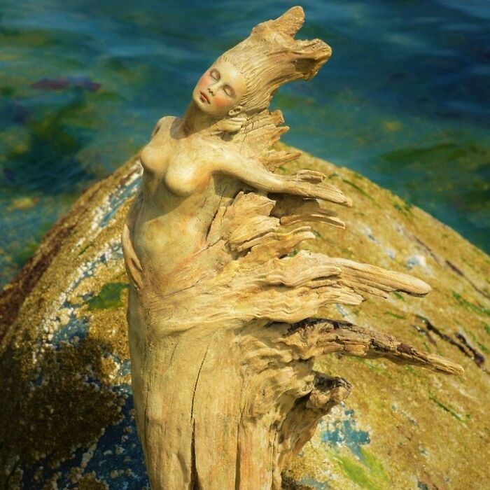 Artist Uses Driftwood To Create Stunning Sculptures (New Pics)
