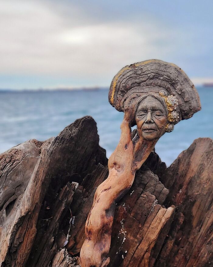 Artist Uses Driftwood To Create Stunning Sculptures (New Pics)