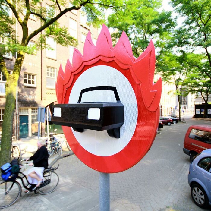 Artist Weekly Surprises Residents On The Streets Of Amsterdam With His Art