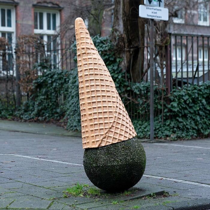 "I Make Interventions To Make People Smile": 30 Clever Interpretations Of Public Spaces Through Street Art By Frankey