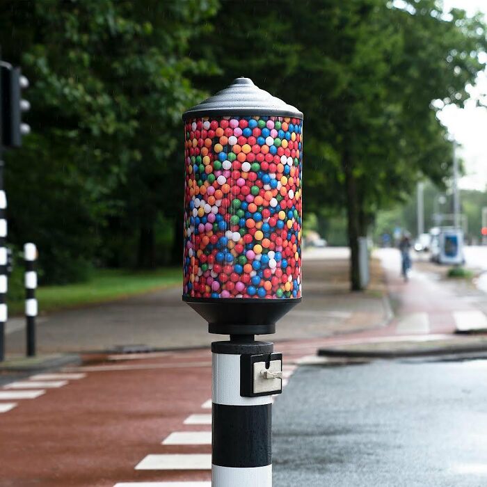 Artist Weekly Surprises Residents On The Streets Of Amsterdam With His Art