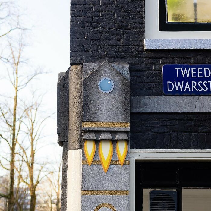 Artist Weekly Surprises Residents On The Streets Of Amsterdam With His Art