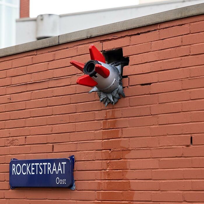 Artist Weekly Surprises Residents On The Streets Of Amsterdam With His Art