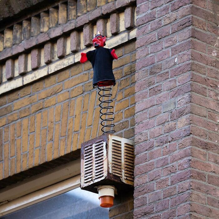 Artist Weekly Surprises Residents On The Streets Of Amsterdam With His Art
