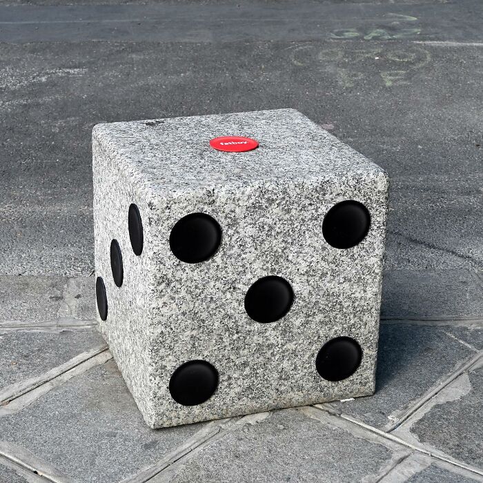 Artist Weekly Surprises Residents On The Streets Of Amsterdam With His Art