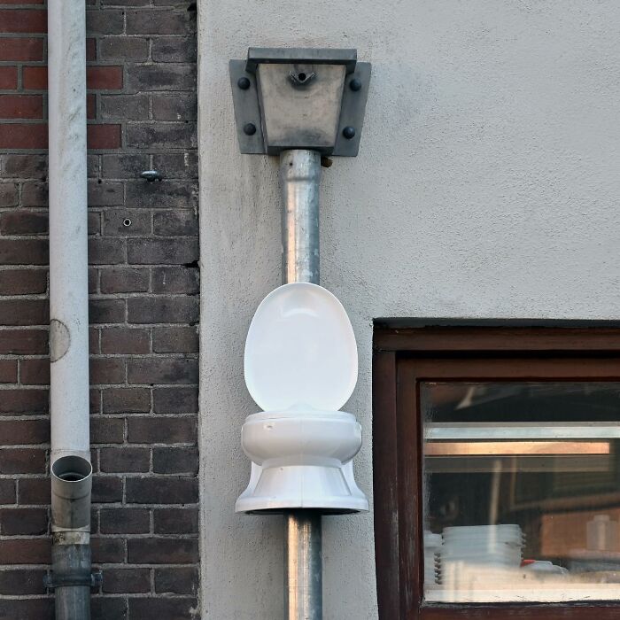 Artist Weekly Surprises Residents On The Streets Of Amsterdam With His Art