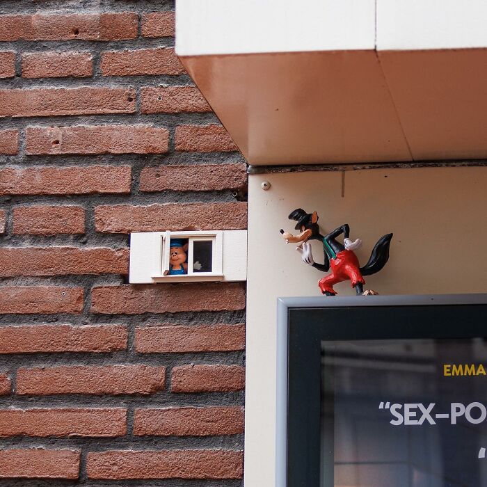 Artist Weekly Surprises Residents On The Streets Of Amsterdam With His Art