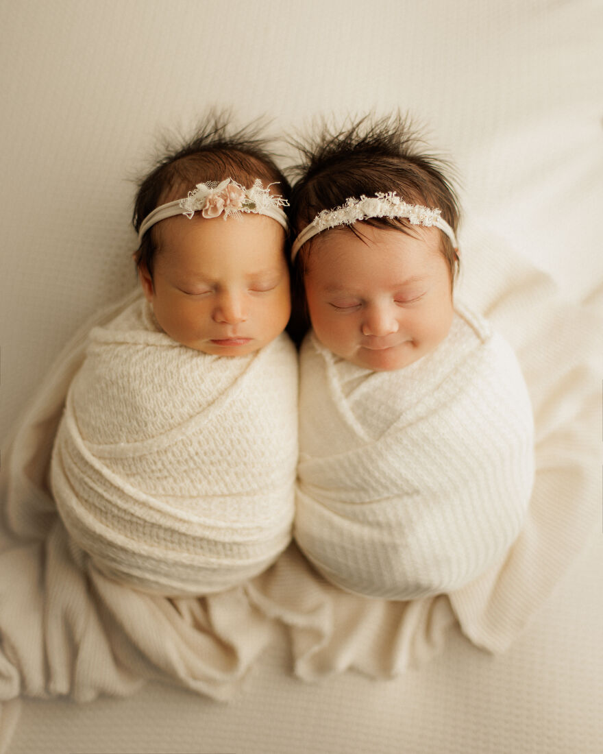 I Photographed Newborn Twins (10 Pics)