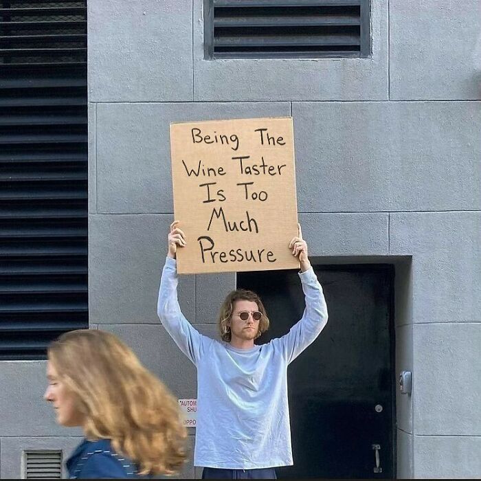 Funny-Dude-With-Sign-Protesting-Annoying-Things