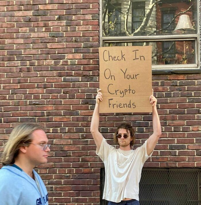 Funny-Dude-With-Sign-Protesting-Annoying-Things