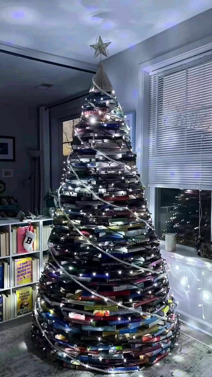 Who Wants To Try This New Style For A Christmas Tree!