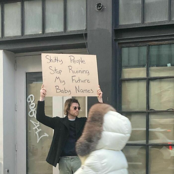 Funny-Dude-With-Sign-Protesting-Annoying-Things