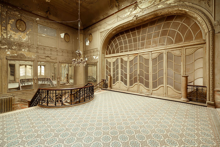 Aegidium: The Most Beautiful Former Ballroom In Belgium That I Visited (8 Pics)